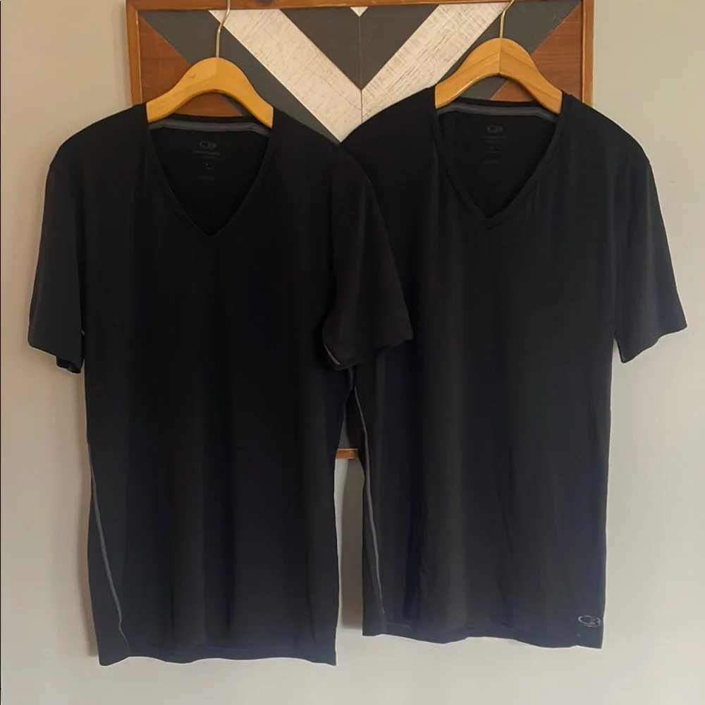 Icebreaker Black V-Neck Men's Shirt_Med - Picture 4 of 5